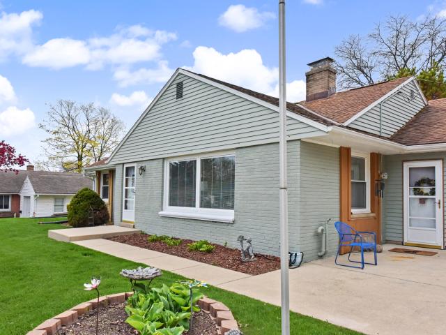 House for sale in Thiensville, Wisconsin