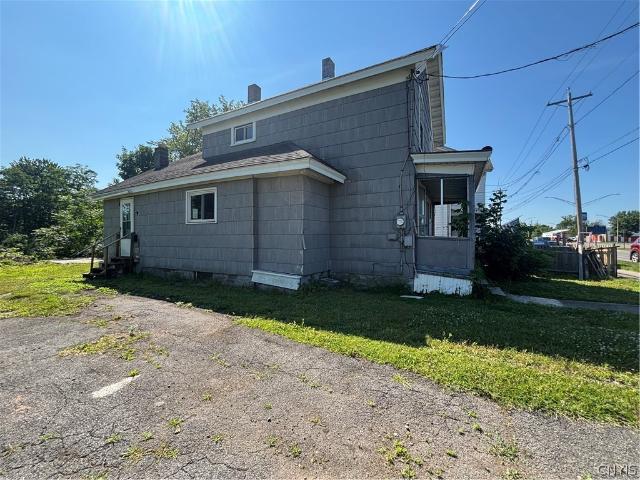 House for sale in Oneida, New York