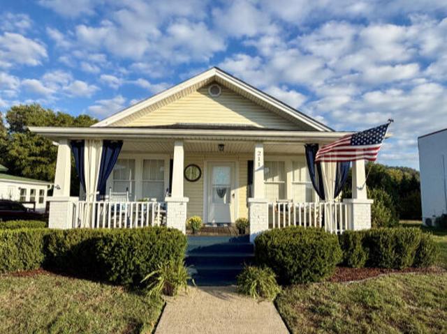 House for sale in Black Bottom, Elizabethton