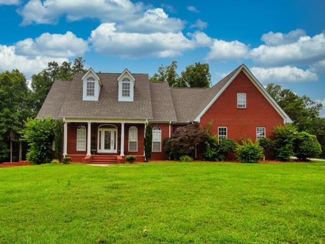 House for sale in Hamilton, Alabama
