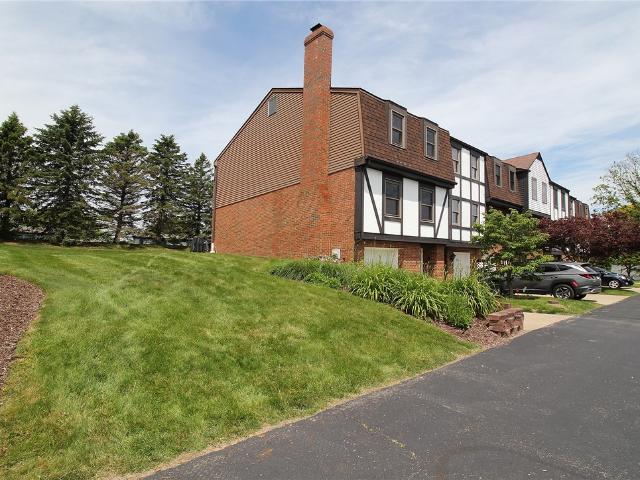Townhouse for sale in Strabane, Pennsylvania