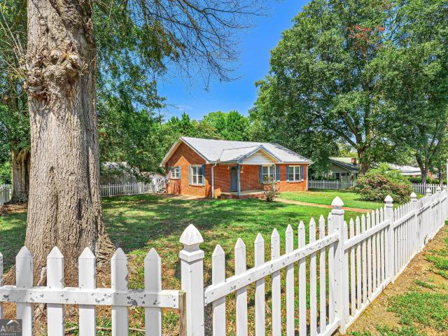 House for sale in Commerce, Georgia