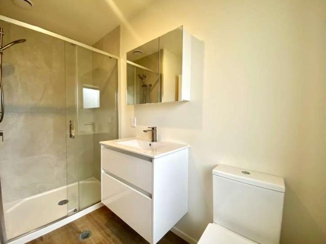 Townhouse for sale in Chaslands, Canterbury
