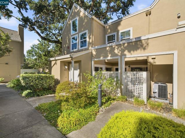 Townhouse for sale in Walnut Creek, California
