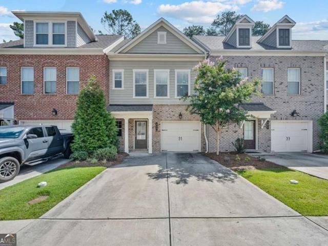 Townhouse for sale in Lilburn, Georgia