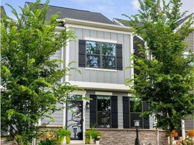 Townhouse for sale in Coraopolis, Pennsylvania