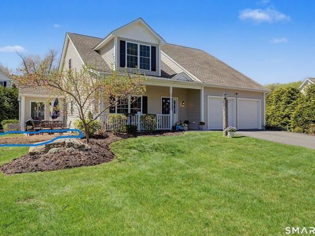 Townhouse for sale in Oxford, Connecticut