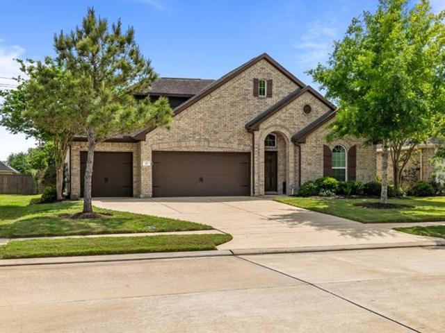 House for sale in Clute, Texas
