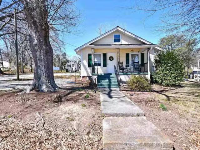 House for sale in Easley House for sale in Easley