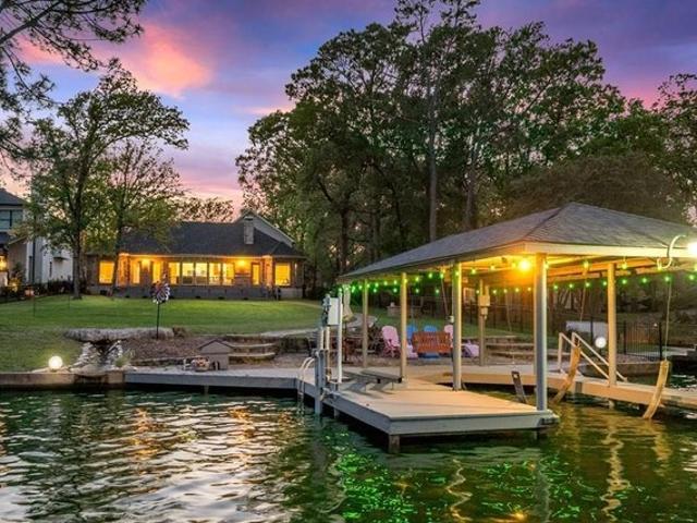 House for sale in Henderson, Texas