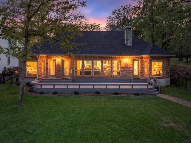 House for sale in Henderson, Texas