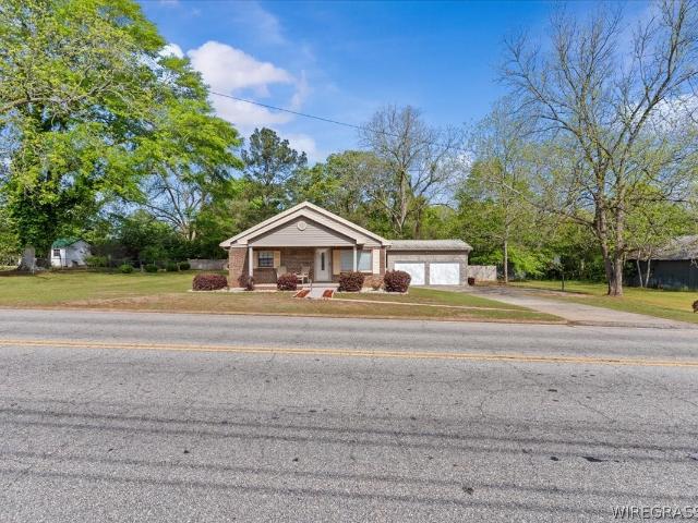 House for sale in New Brockton, Alabama