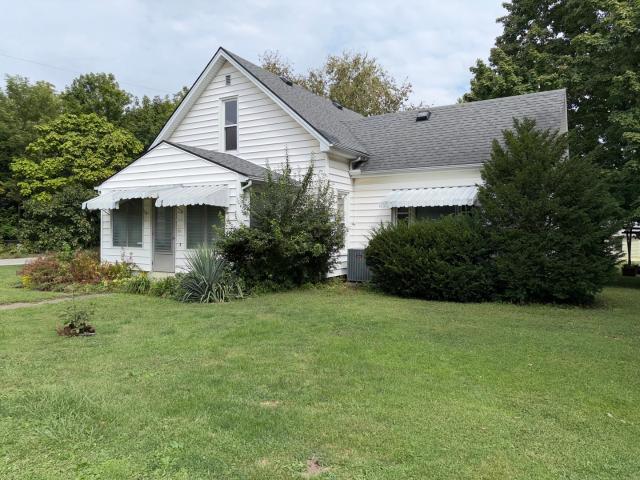 House for sale in Downs, McLean County