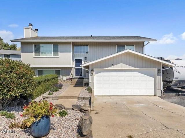 House for sale in Selah, Washington