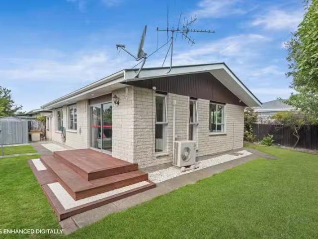 House for sale in Chaslands, Canterbury