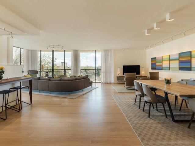Condo for sale in Beverly Hills, California