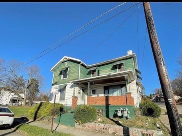 House for sale in New Castle, Pennsylvania
