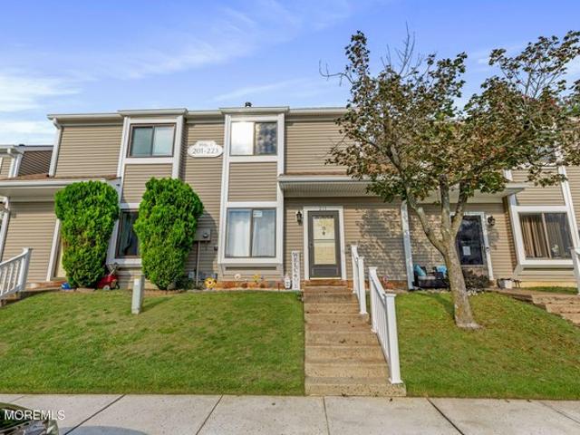 Townhouse for sale in Brick, New Jersey