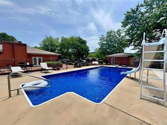 House for sale in Mountain View, Stone County