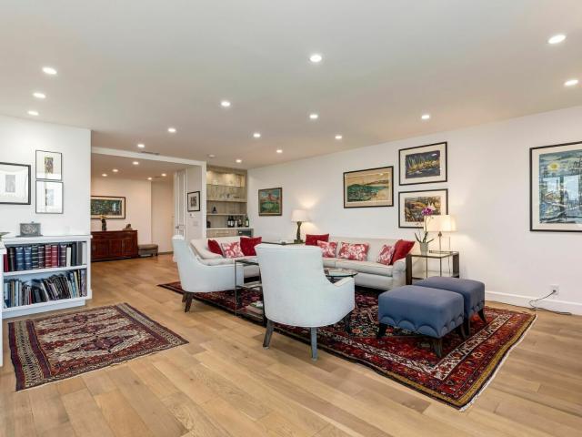 Condo for sale in Beverly Hills