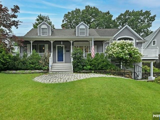 House for sale in Midland Park, New Jersey