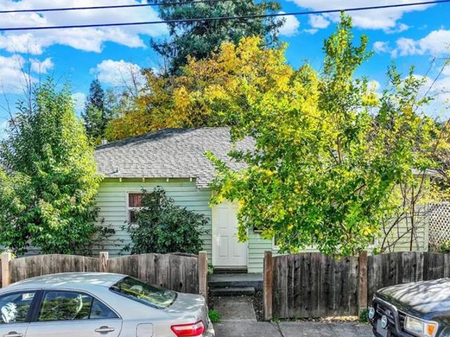 House for sale in Cloverdale, California