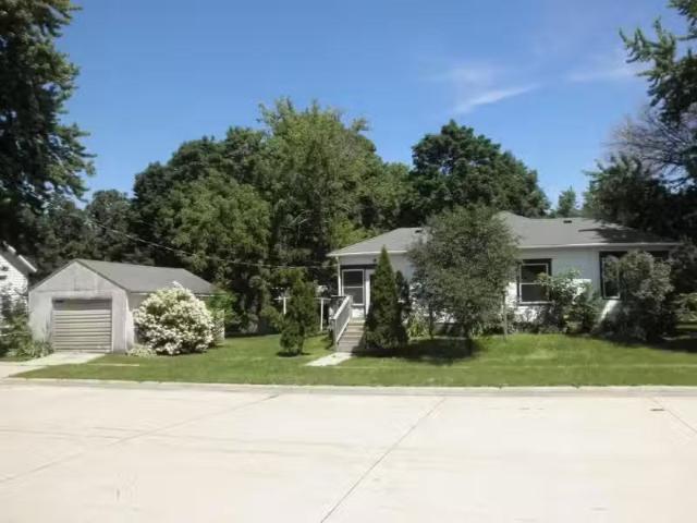 House for sale in Charles City
