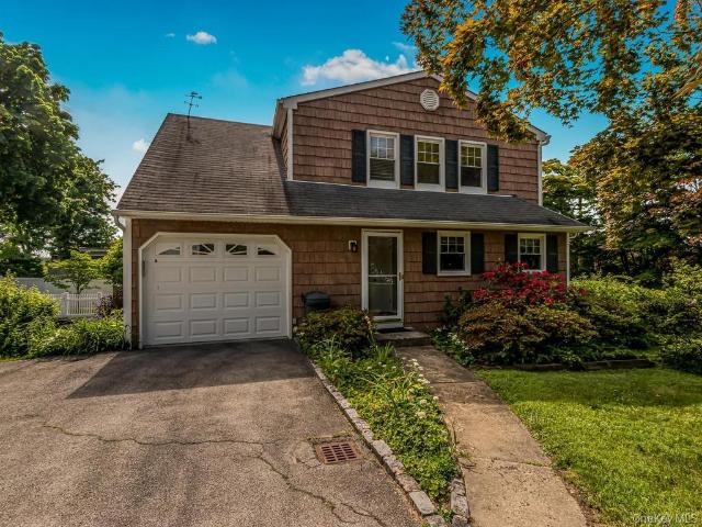House for sale in Hawthorne, New York