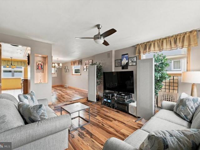 Townhouse for sale in Folsom, Ridley Township