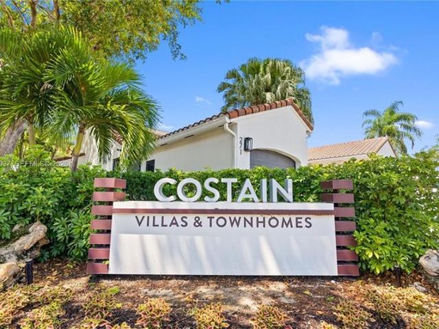 Townhouse for sale in Aventura, Florida