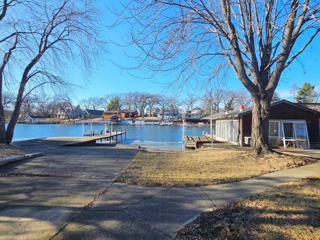 House for sale in Mchenry, Illinois
