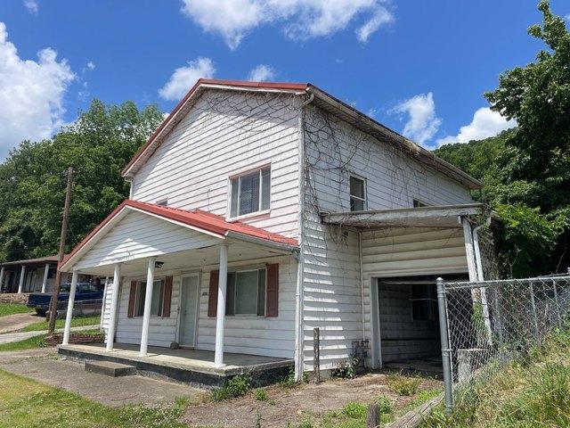 House for sale in Chapmanville, West Virginia