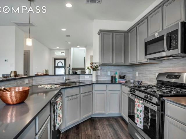 Townhouse for sale in Leander