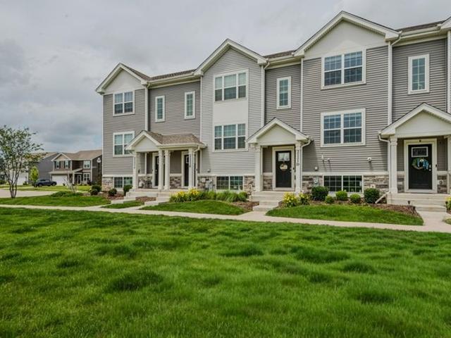 Townhouse for sale in Wonder Lake, McHenry County
