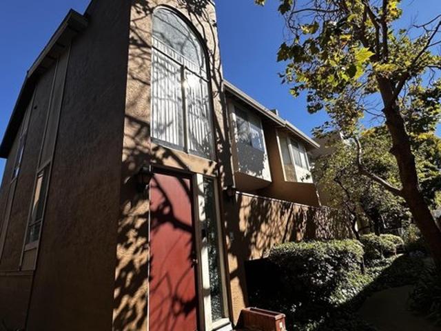 Townhouse for sale in San Pablo, California