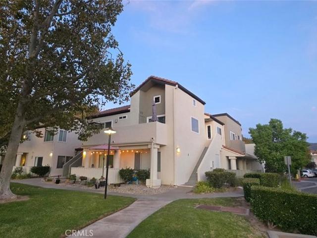 Condo for sale in Newhall, Santa Clarita