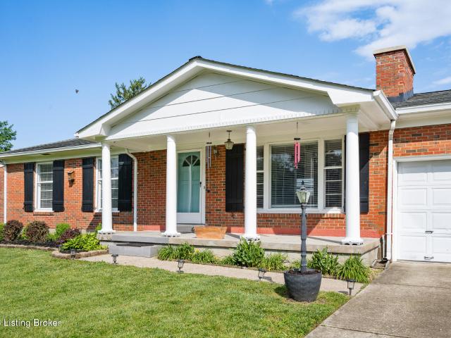 House for sale in Jeffersontown, Kentucky