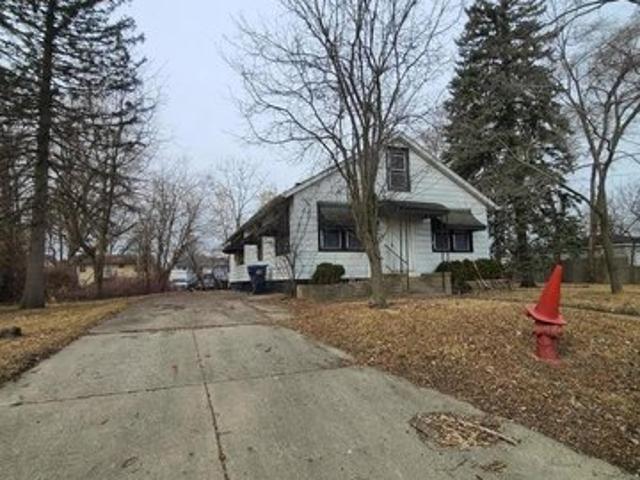 House for sale in Great Lakes, Illinois