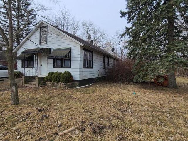 House for sale in Great Lakes, Illinois
