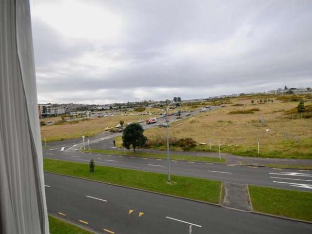 Apartment for rent in Paremoremo, Oroua County