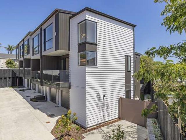 House for sale in Paremoremo