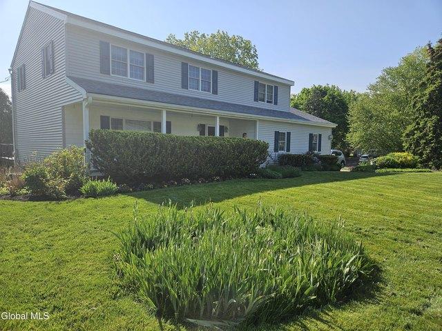 House for sale in Niskayuna, New York