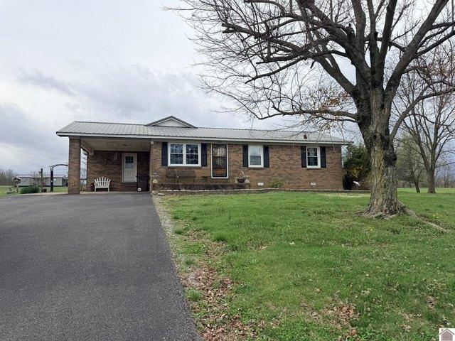 House for sale in Mayfield, Kentucky