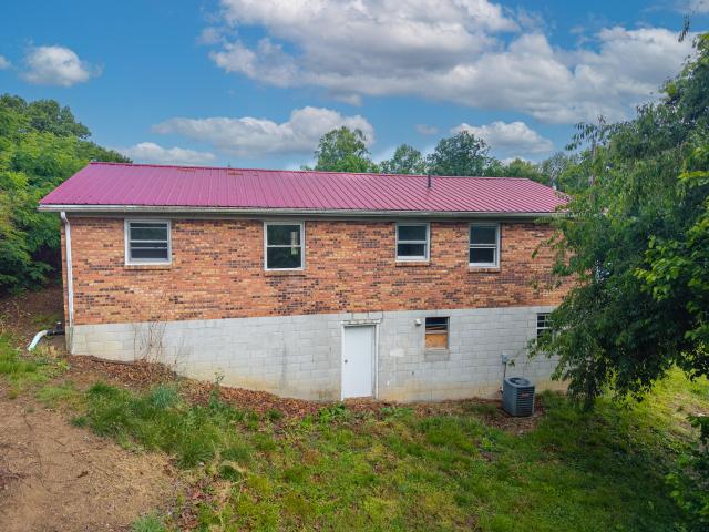 House for sale in Stearns, Kentucky