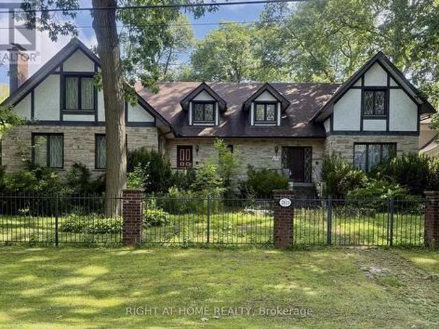 House for sale in Mississauga, Ontario