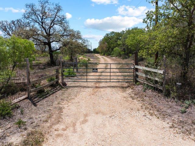 Land for sale in Luling, Texas