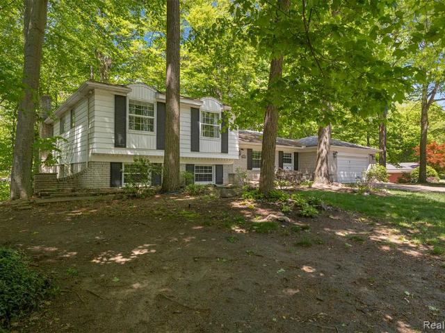 House for sale in Meadowbrook Hills, Farmington Hills