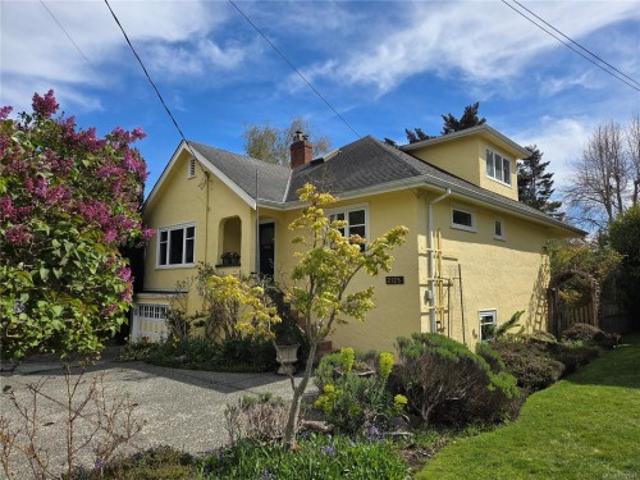 House for sale in Oak Bay, British Columbia