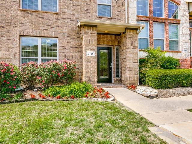 Townhouse for sale in Carrollton, Texas