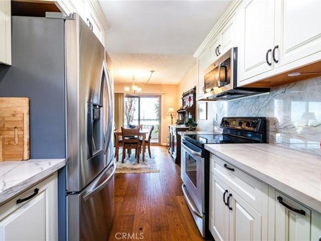 Townhouse for sale in Signal Hill, California